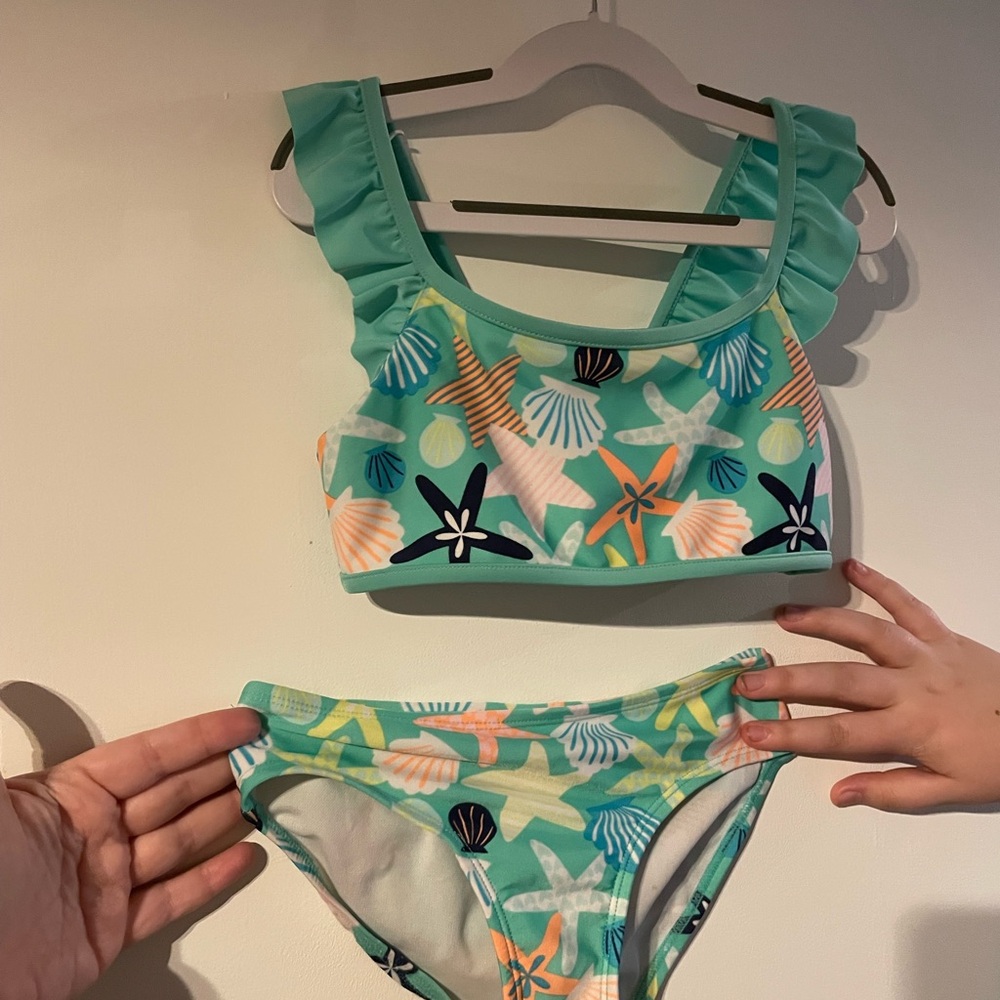 Girls Cat & Jack 2 piece swimsuit, sz 7